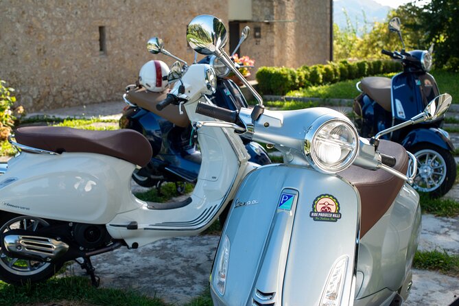 Vespa 125 rental to explore the UNESCO Hills - Adding a winery or farmhouse to the day