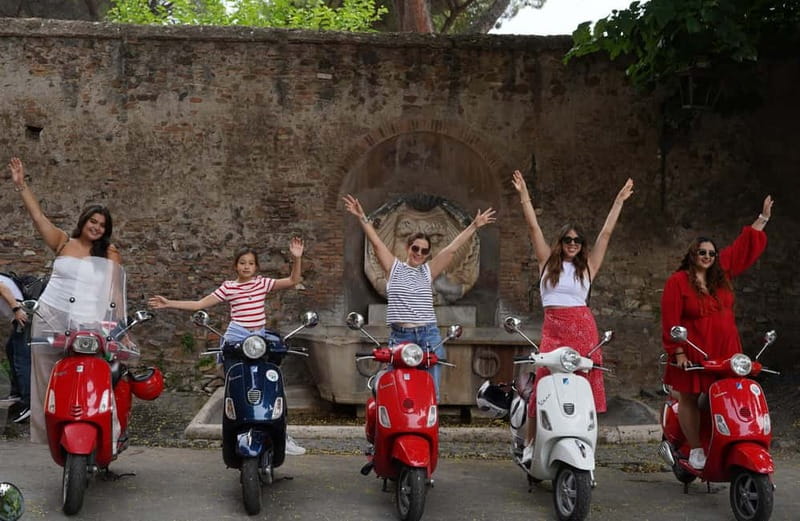 Vespa city tour in Rome with two different routes - Why Rome works so well from a Vespa