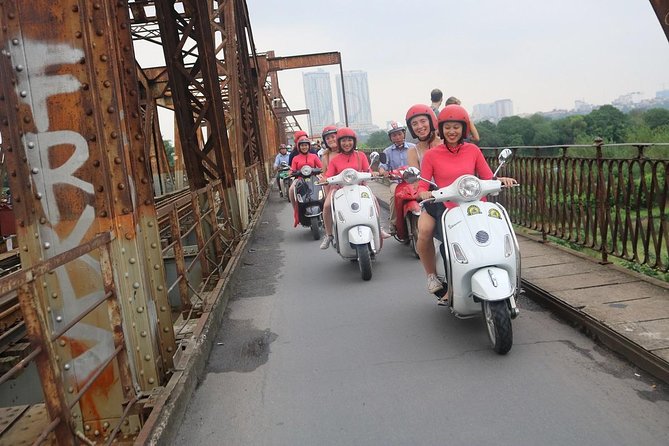 Vespa City Tour &Train Street Female With Ao Dai Riders 4,5 Hours - West Lake, Vong Thi Market and Tran Quoc Pagoda
