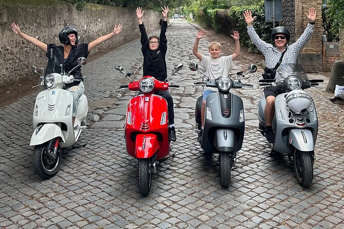 Vespa experience guided by us & Photo shoot - A Vespa ride that keeps the sightseeing simple