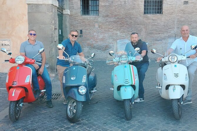 Vespa experience guided by us & Photo shoot - The climb to Piazzale Giuseppe Garibaldi