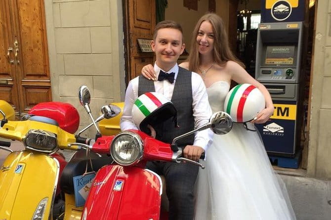 Vespa Motorcycle rental in Florence - Pick-up at Via Ventisette Aprile