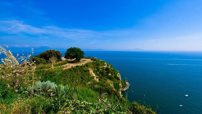 Vespa Panoramic Tour - Why a Vespa is a good way to see Naples