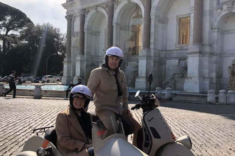Vespa Sidecar Tour : Express Highlights of Rome - The Altar of the Fatherland and central Rome