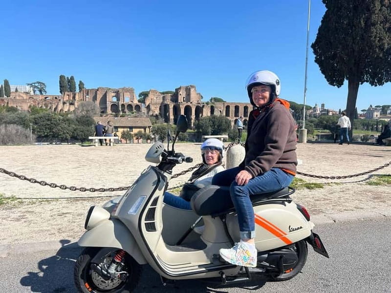 Vespa Sidecar Tour : Express Highlights of Rome - The Colosseum in a 10-minute pause