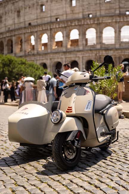 Vespa Sidecar Tour: Highlights of Rome - Piazza Navona and the historic center