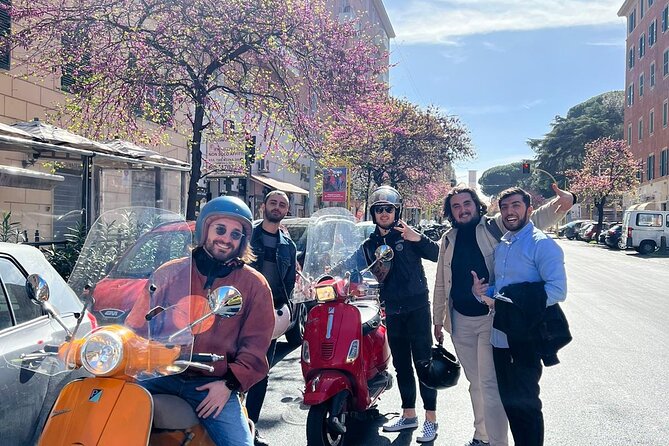 Vespa Tour Guided by Local in Rome - Santa Sabina and the orange tree story