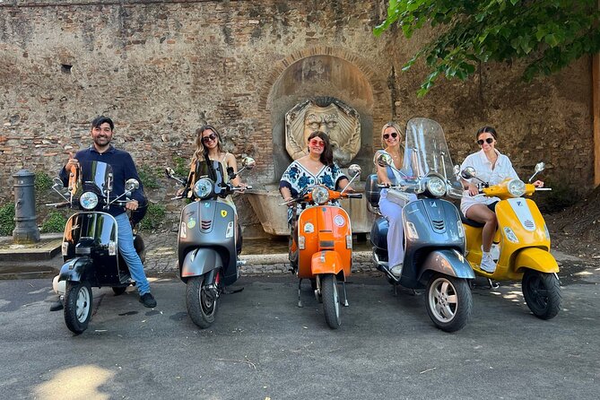 Vespa Tour Guided by Local in Rome - Piazza Navona and the final Roman mood