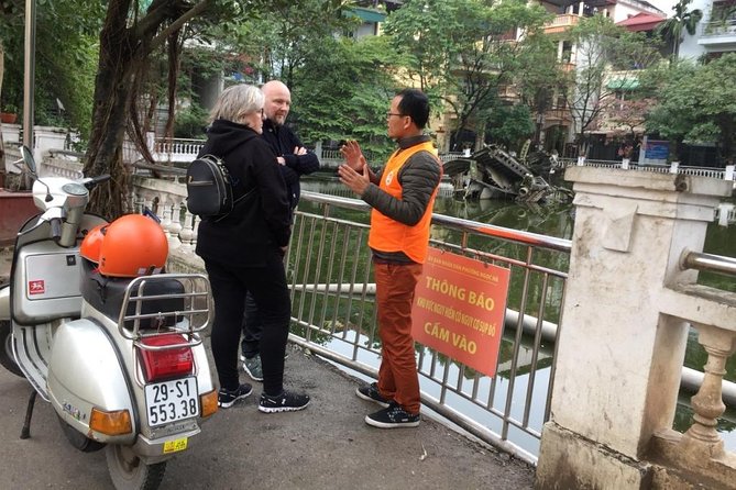 Vespa Tour Hanoi Life Rustic - Thanh Cong reveals apartment life above the street