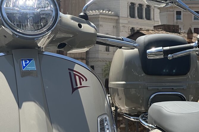 Vespa Tour Highlights of Rome - Vatican City and the Colosseum