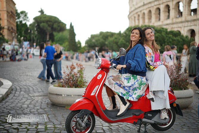 Vespa Tour in Rome with Pick up and Drop off - Fontana dell’Acqua Paola and the final photo stop