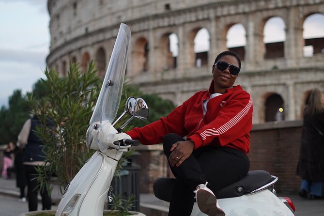 Vespa Tour in Rome with professional photographer - Gianicolo Hill gives you Rome from above