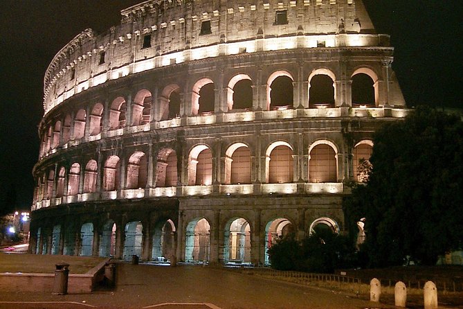 Vespa Tour with driver Rome By Night 3 hours - A short Colosseum stop, not a full Colosseum visit