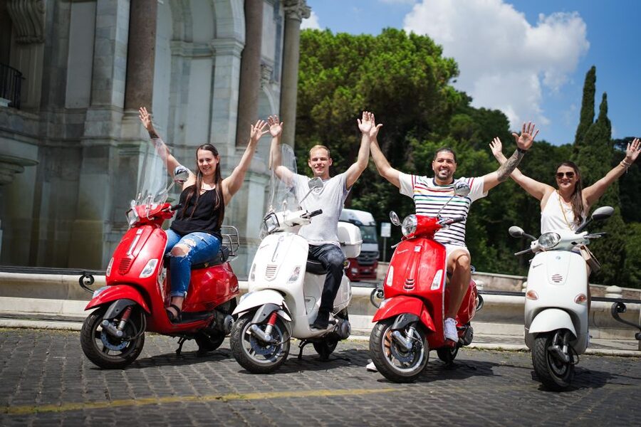 Vespa tour with Professional Photoshoot - Colosseum photos, then a ride past Circus Maximus