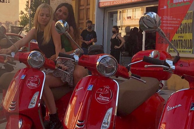 Vespa tour with written guide of Marche in Valdaso - Following medieval roads through Moresco