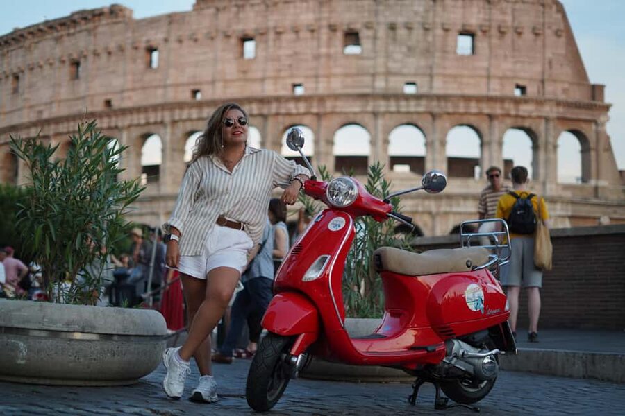 Vespa - Wine and Photography service in Rome - Key things to know