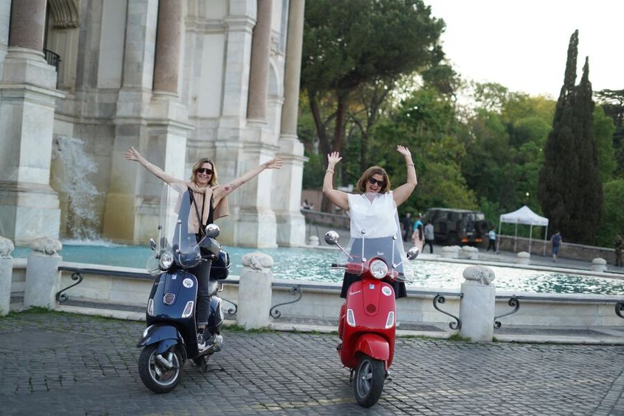 Vespa - Wine and Photography service in Rome - Orange Garden: a quiet pause above the city