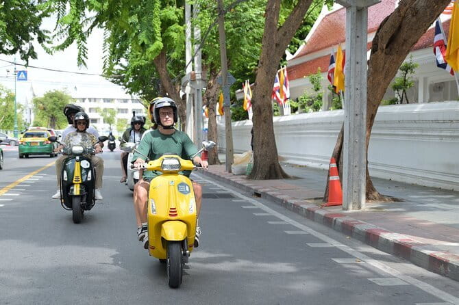Vintage Scooter Bangkok Tour on Weekday (City Route) - The Giant Swing and Wat Suthat