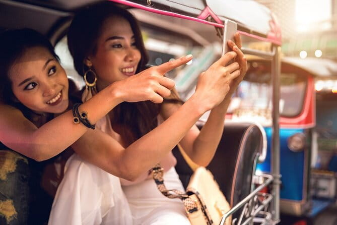 Vintage Scooter Bangkok Tour on Weekday (City Route) - Lunch and local time at Wang Lang Market
