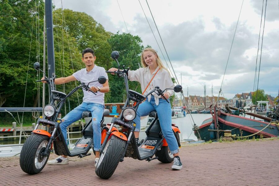 Volendam: E-Scooter Rental - The longer route to Marken