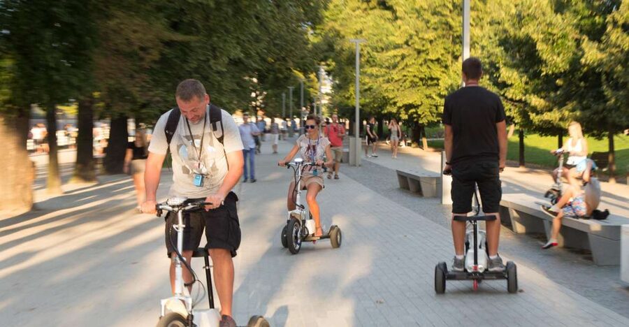 Wroclaw: Grand E-Scooter Tour - The Raclawice Panorama and National Museum
