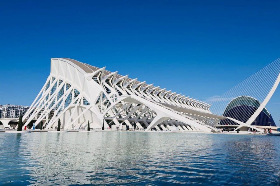 Zoom Through Valencia: Top 25 Hotspots on E-Scooters - The City of Arts and Sciences finish